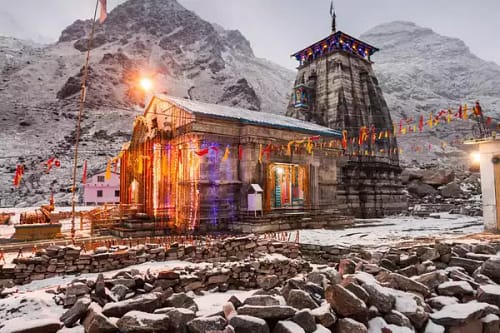 Kedarnath Trek vs Helicopter: Which is Better for You in 2025?